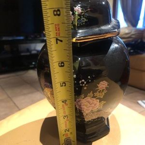 Beautiful Japanese vase good condition